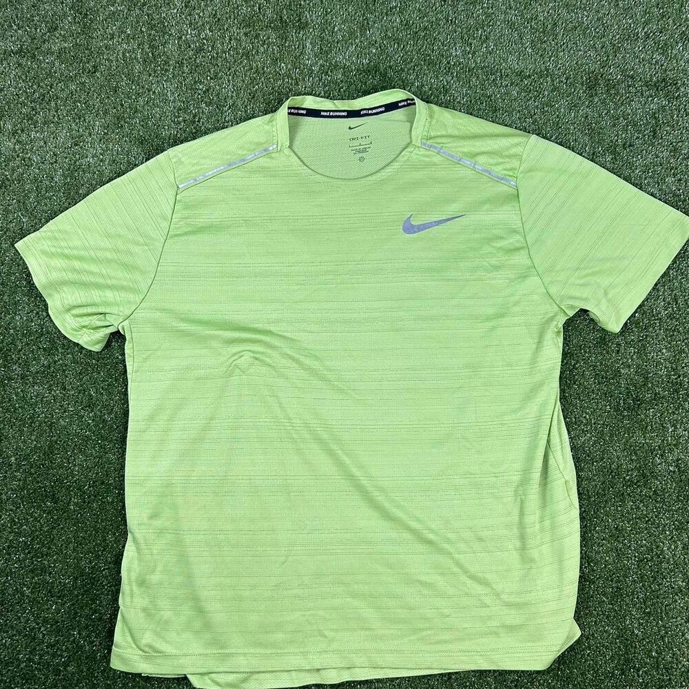 Nike Men's Green T-shirt